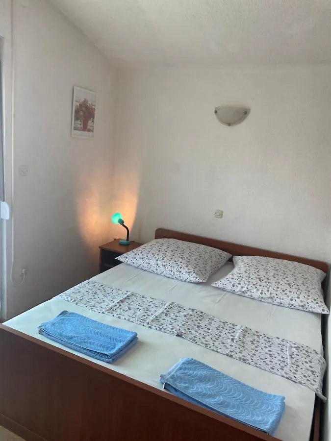 Apartments Simic Trogir 0*,