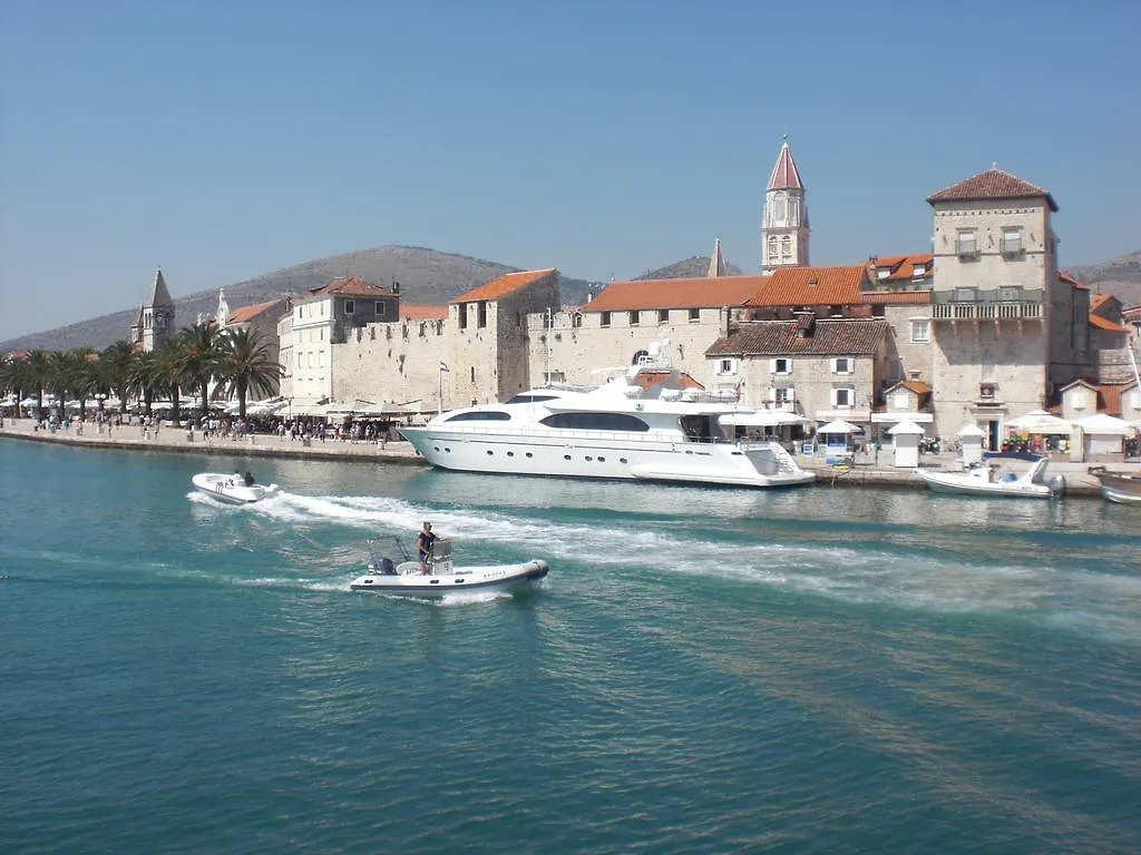 Apartments Simic Trogir